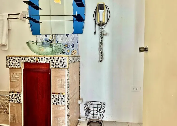 876 Oasis - A Private Oceanview Pensión