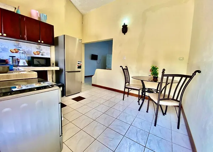Pensión 876 Oasis - A Private Oceanview