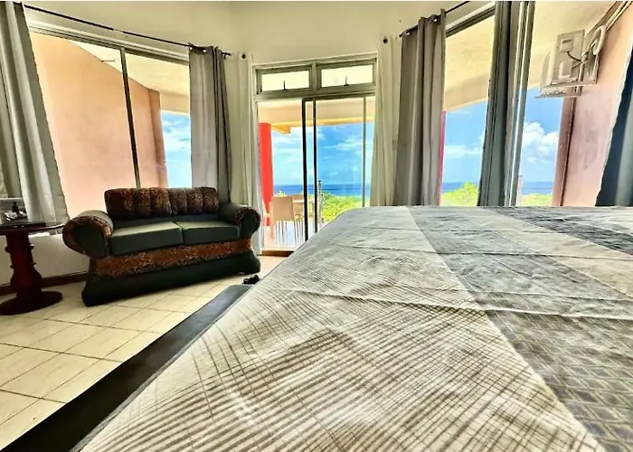 Pensión 876 Oasis - A Private Oceanview
