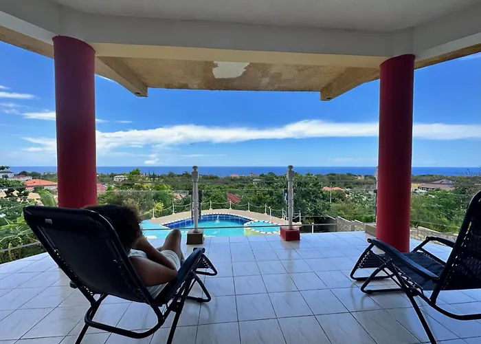 876 Oasis - A Private Oceanview Pensión Ocho Ríos